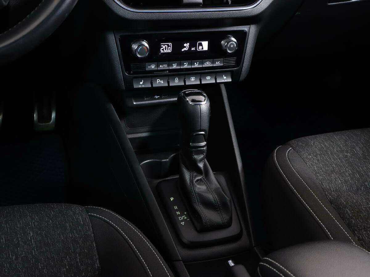 Купить Skoda Rapid с пробегом. Фото: #13