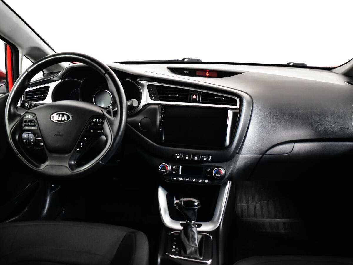 Купить Kia Ceed с пробегом. Фото: #11