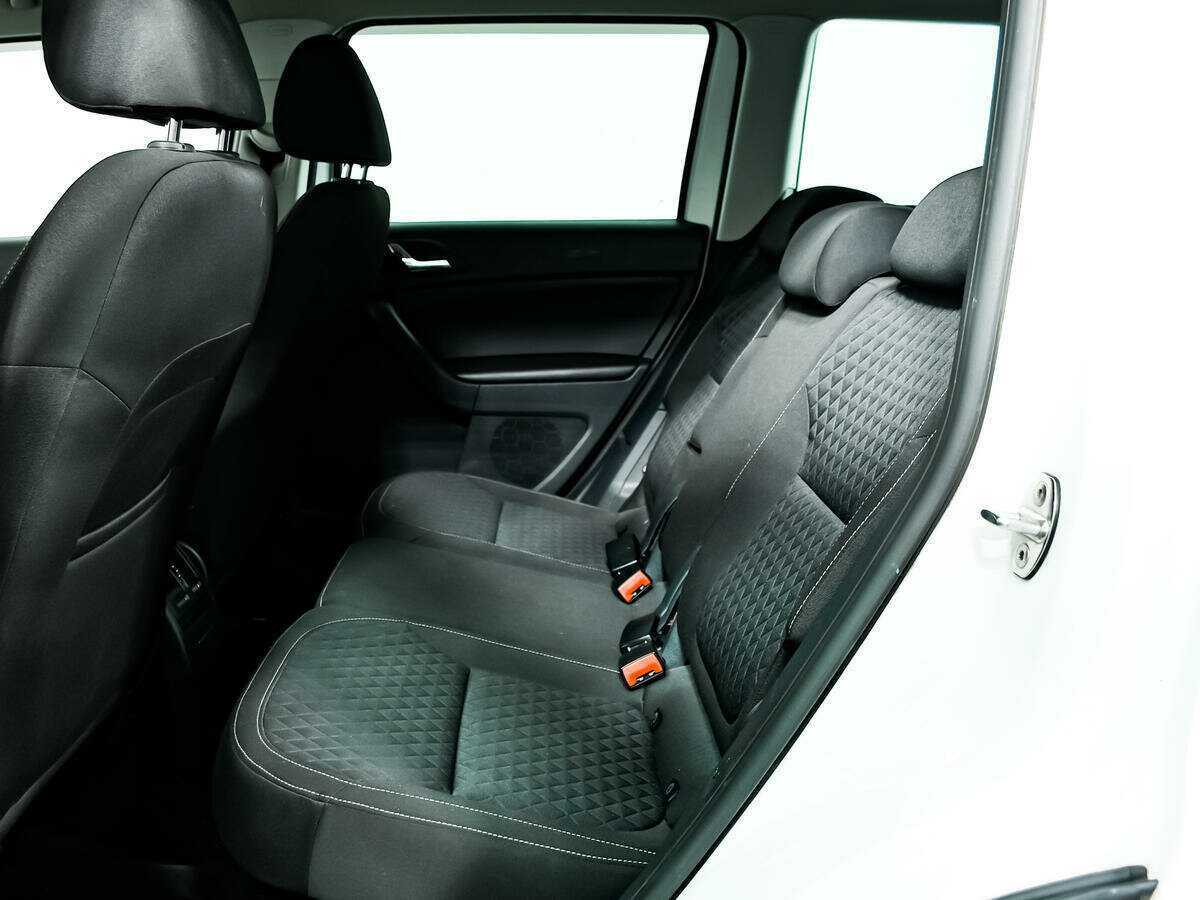 Купить Skoda Yeti с пробегом. Фото: #11