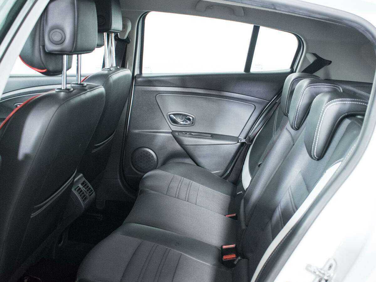Купить Renault Megane с пробегом. Фото: #9