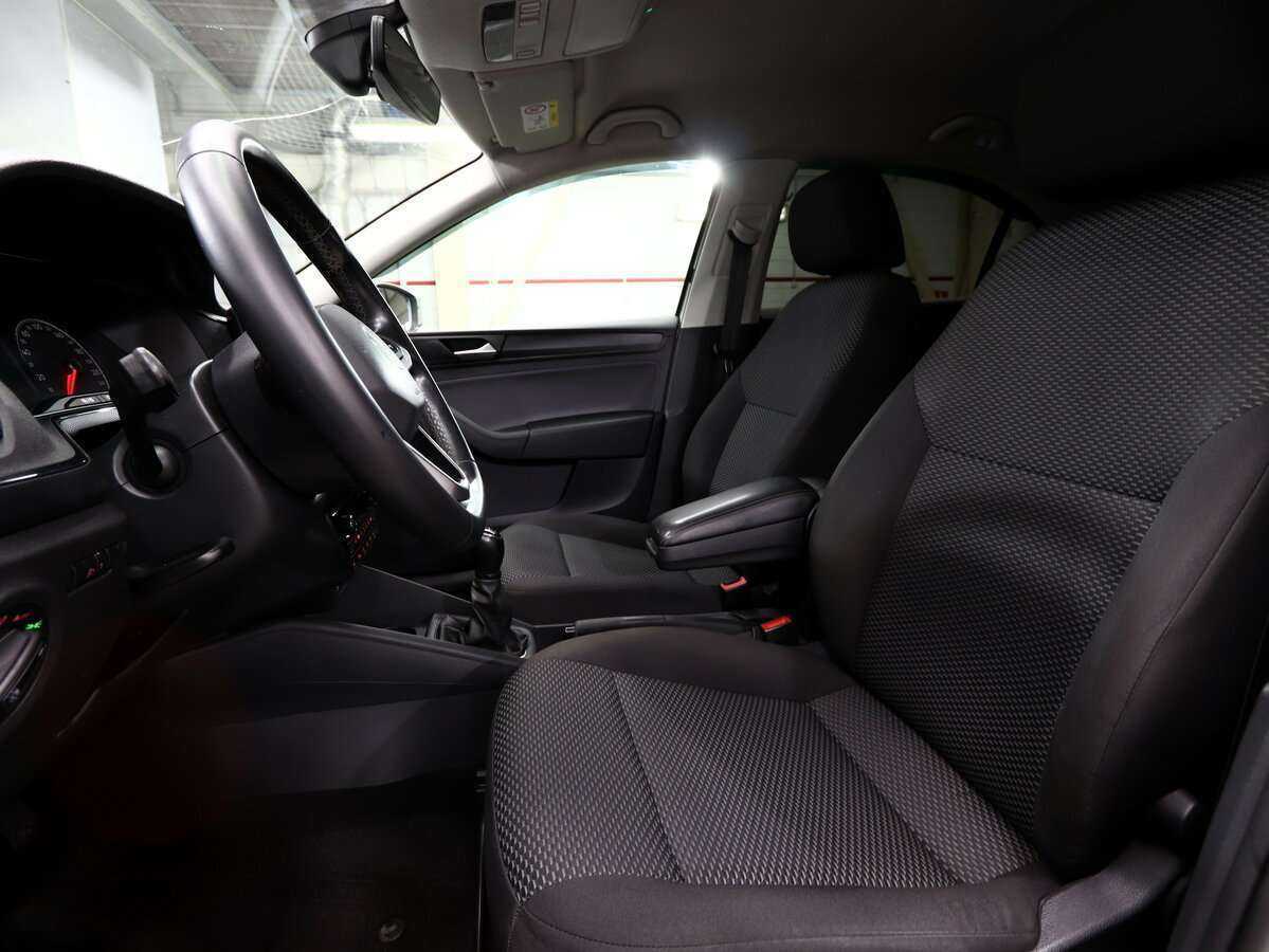 Купить Volkswagen Polo с пробегом. Фото: #5