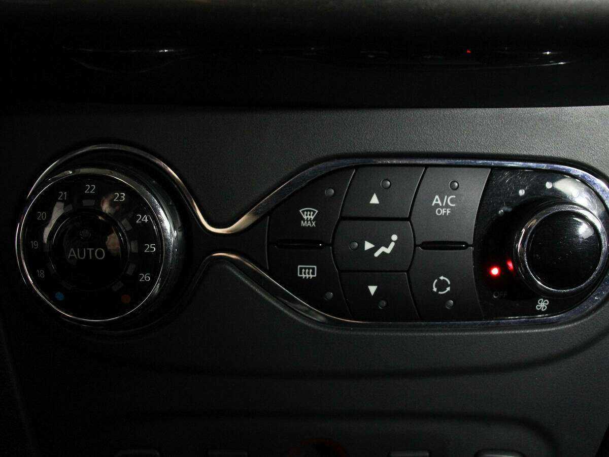 Купить Renault Sandero с пробегом. Фото: #14