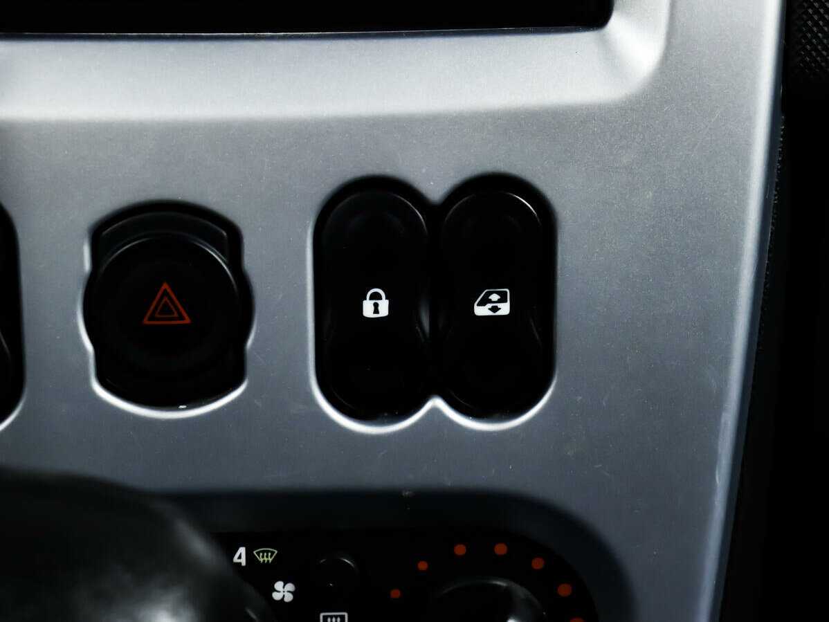 Купить Renault Sandero с пробегом. Фото: #13