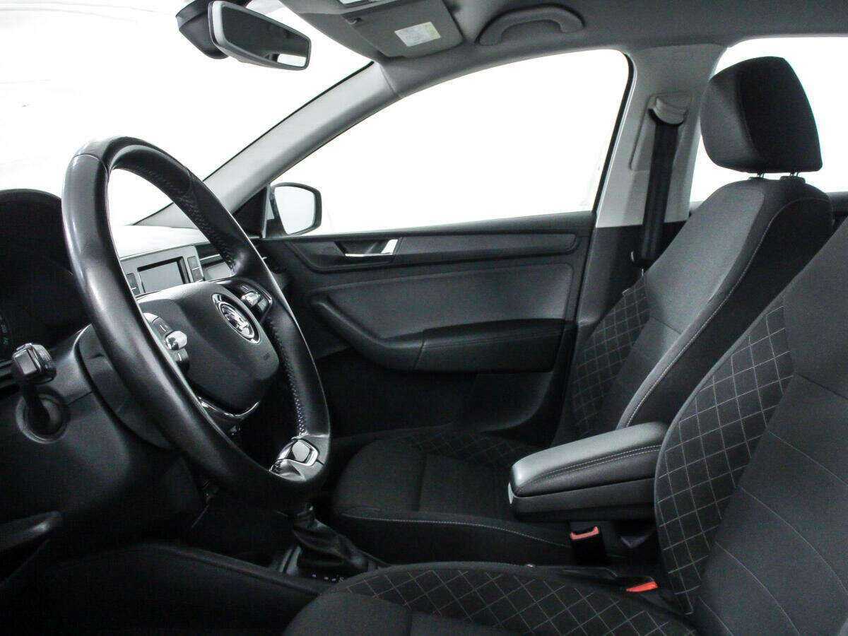 Купить Skoda Rapid с пробегом. Фото: #6