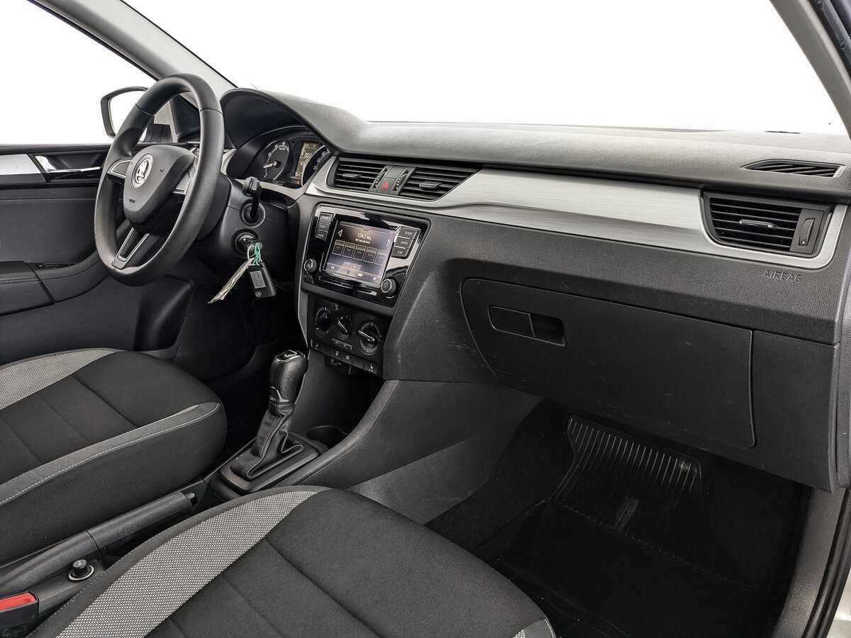 Купить Skoda Rapid с пробегом. Фото: #8