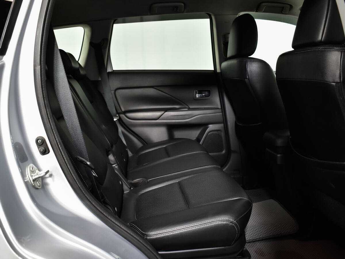 Купить Mitsubishi Outlander с пробегом. Фото: #7