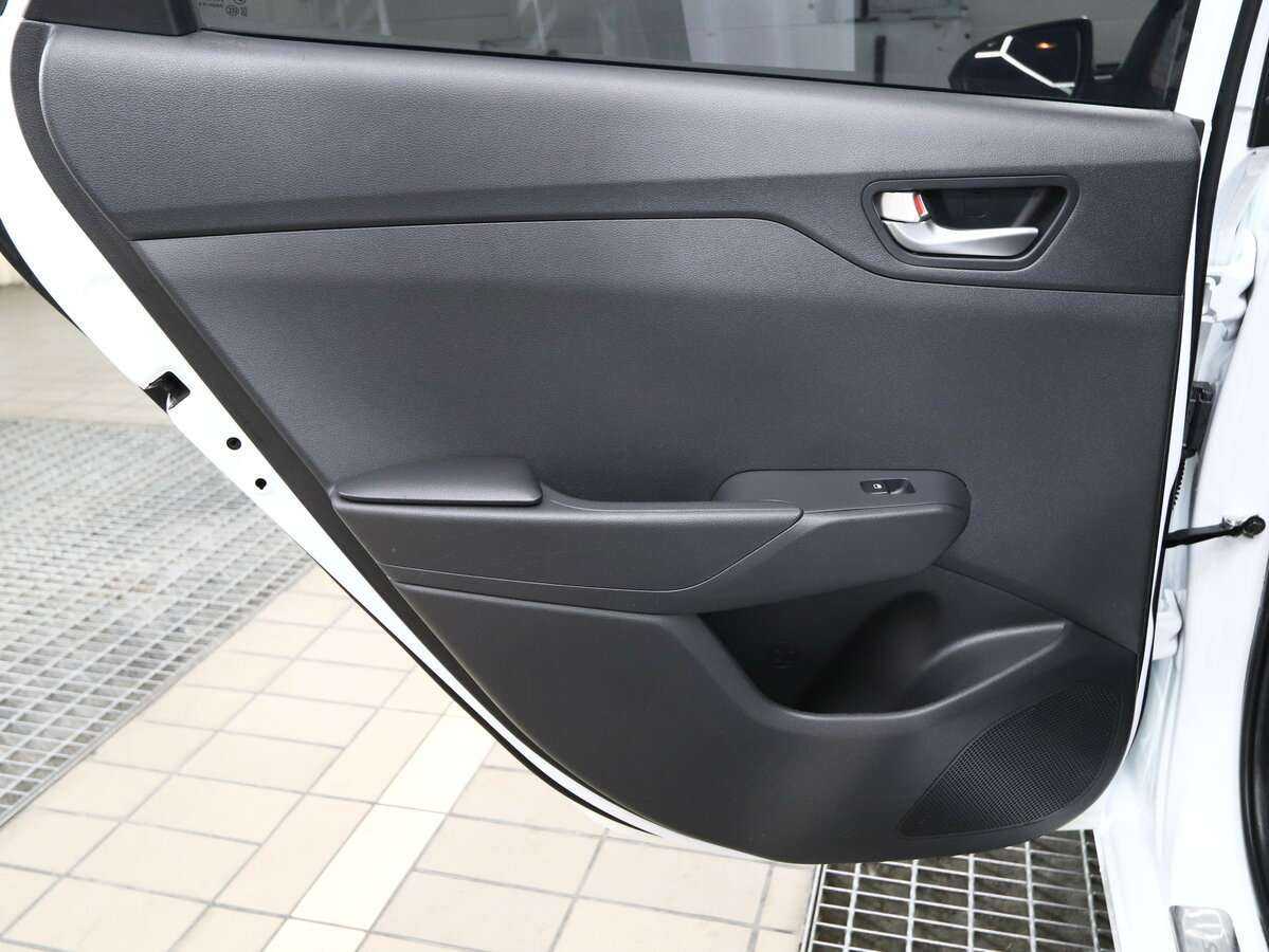 Купить Hyundai Solaris с пробегом. Фото: #8