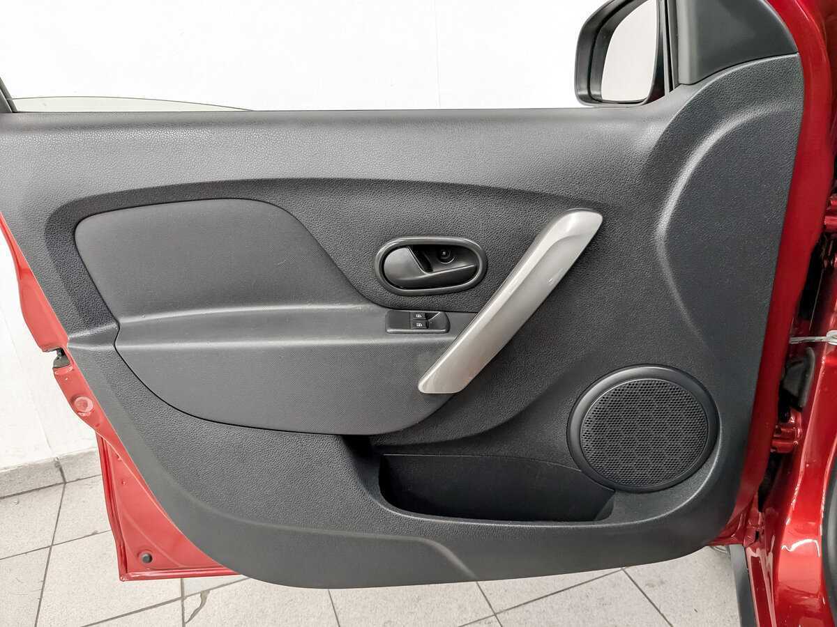 Купить Renault Logan с пробегом. Фото: #17