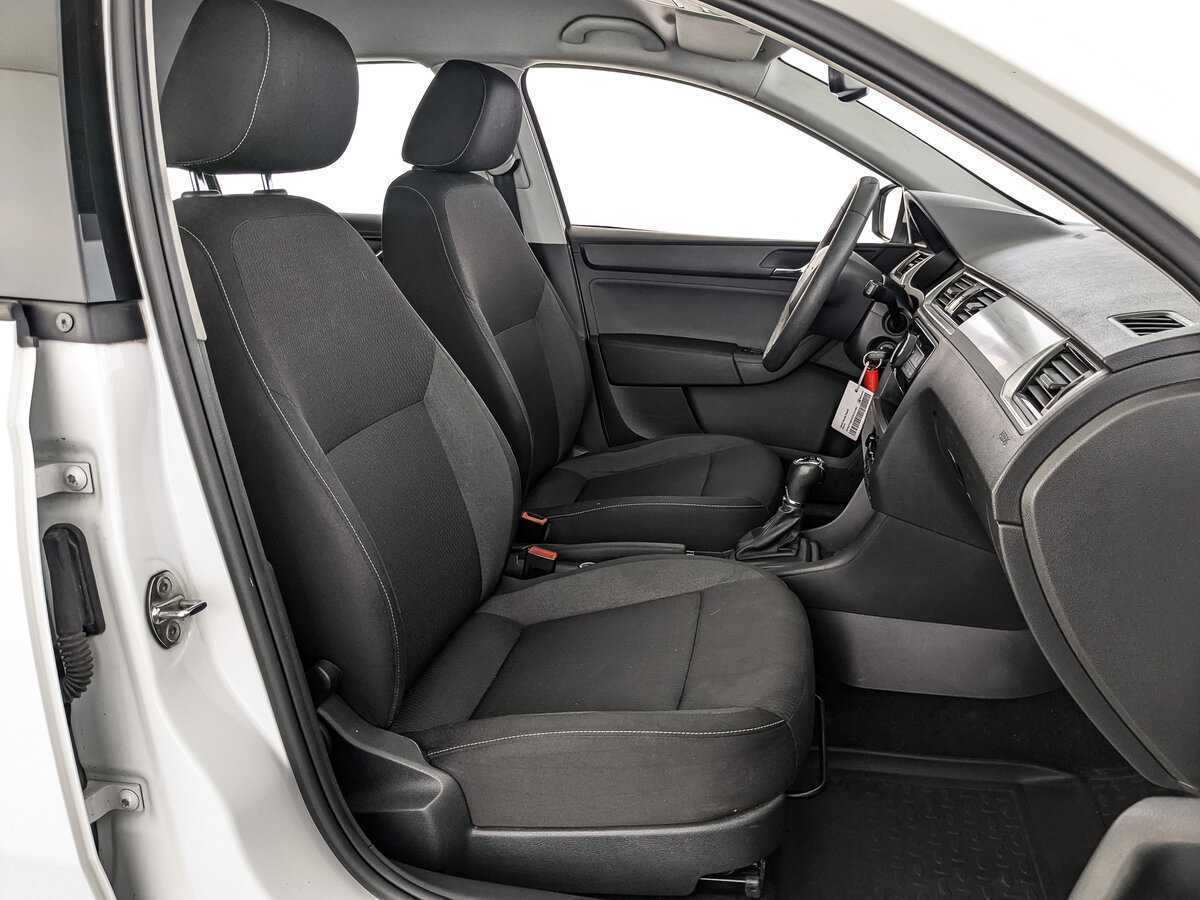 Купить Skoda Rapid с пробегом. Фото: #19