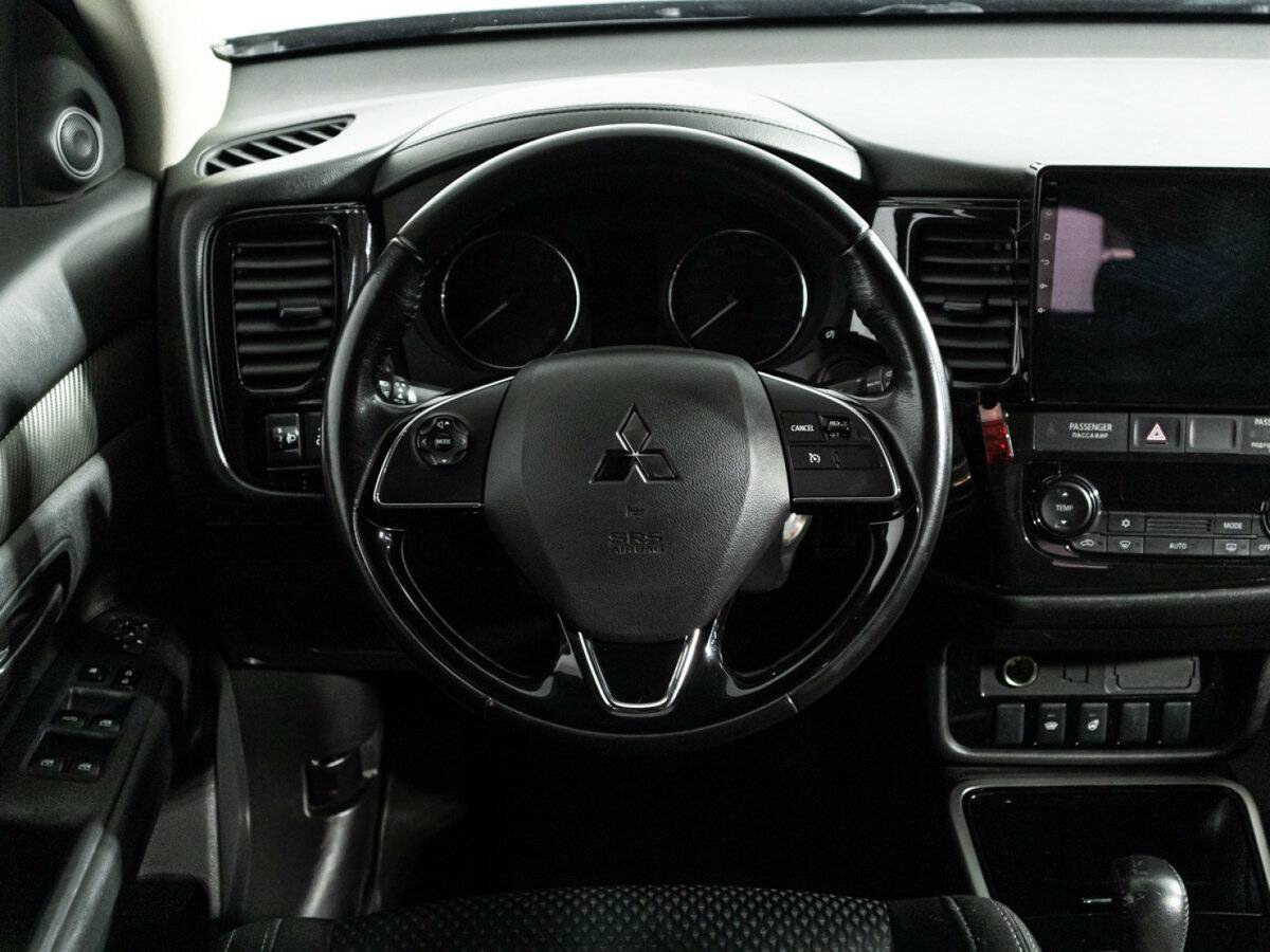 Купить Mitsubishi Outlander с пробегом. Фото: #17