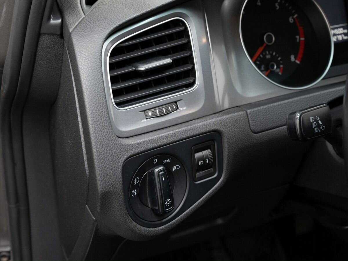 Купить Volkswagen Golf с пробегом. Фото: #18