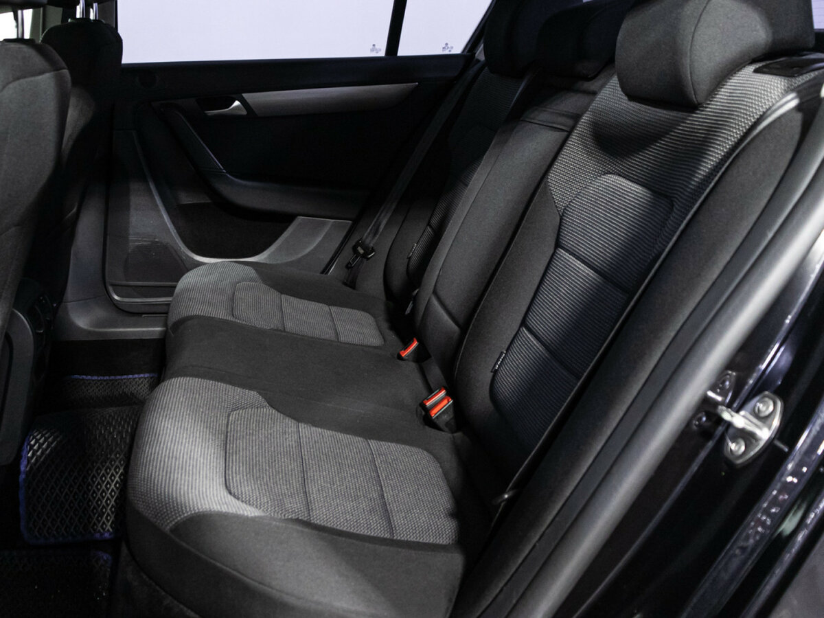 Купить Volkswagen Passat с пробегом. Фото: #8