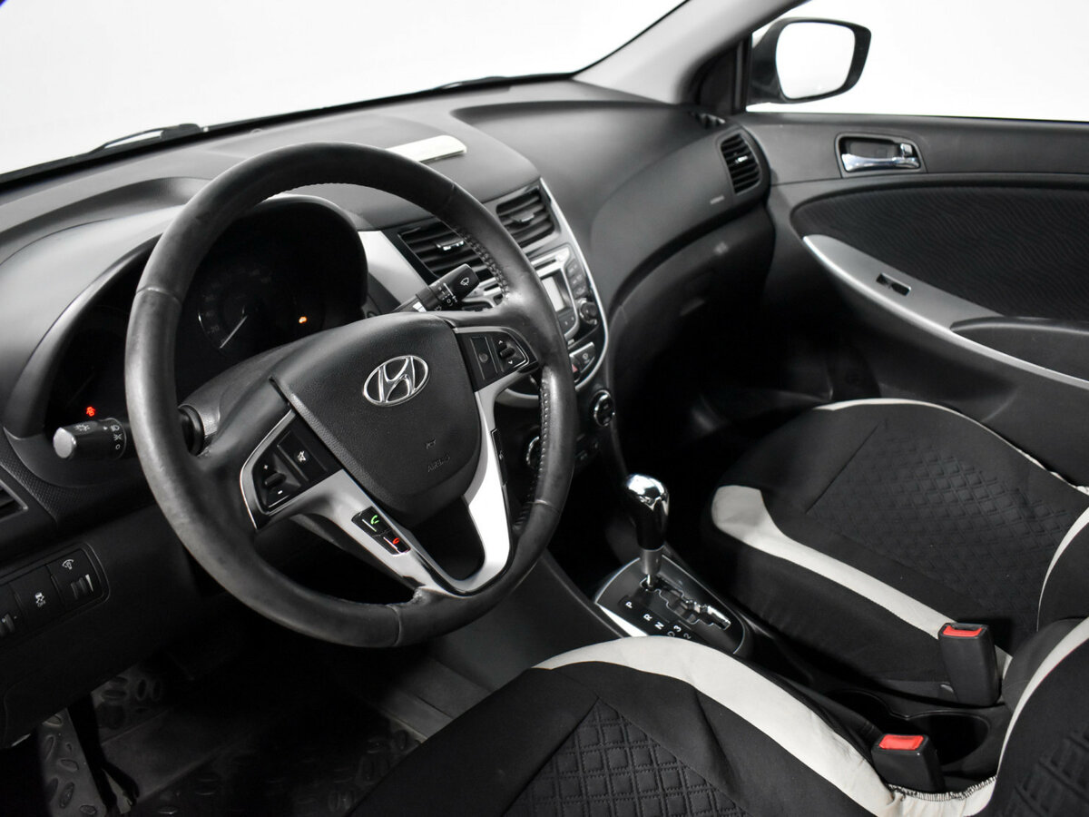 Купить Hyundai Solaris с пробегом. Фото: #8