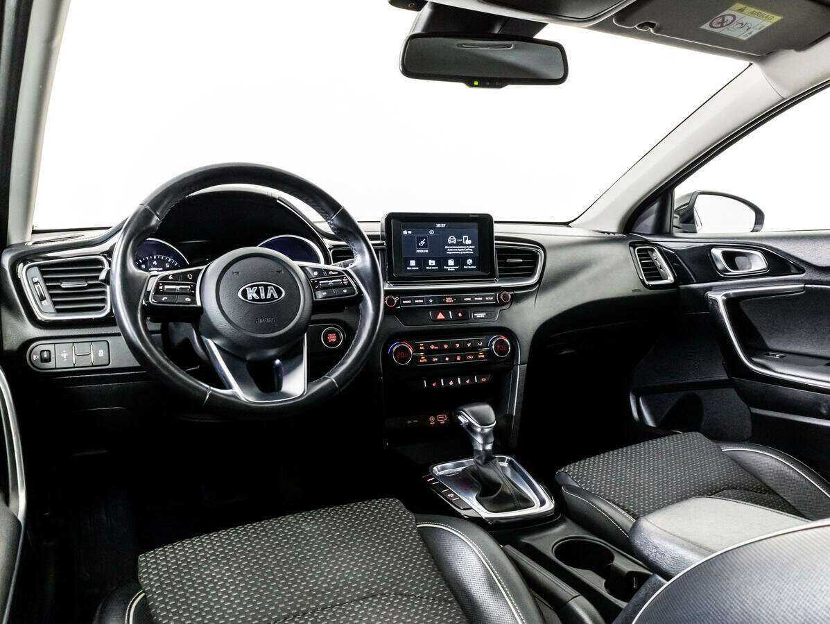 Купить Kia Ceed с пробегом. Фото: #10