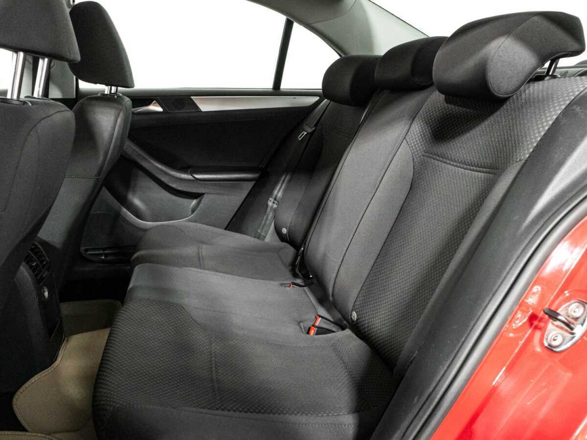 Купить Volkswagen Jetta с пробегом. Фото: #9