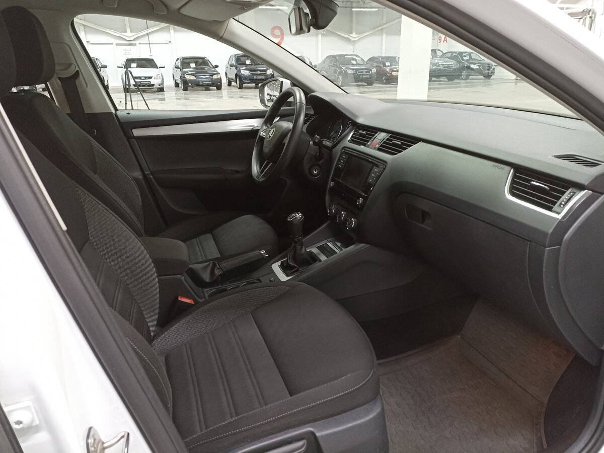 Купить Skoda Octavia с пробегом. Фото: #10