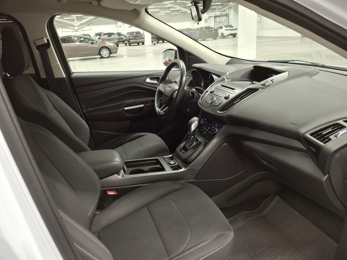 Купить Ford Kuga с пробегом. Фото: #10