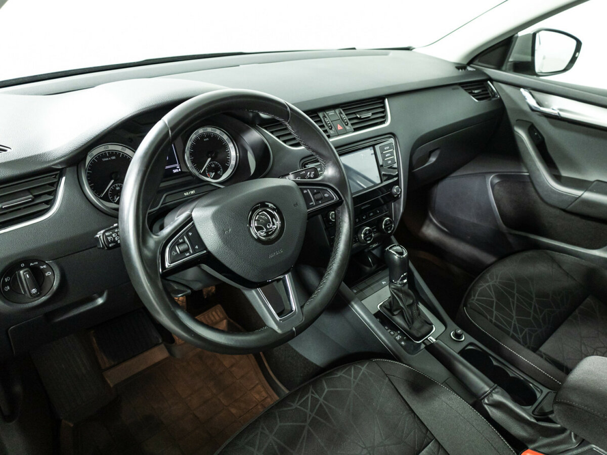 Купить Skoda Octavia с пробегом. Фото: #10