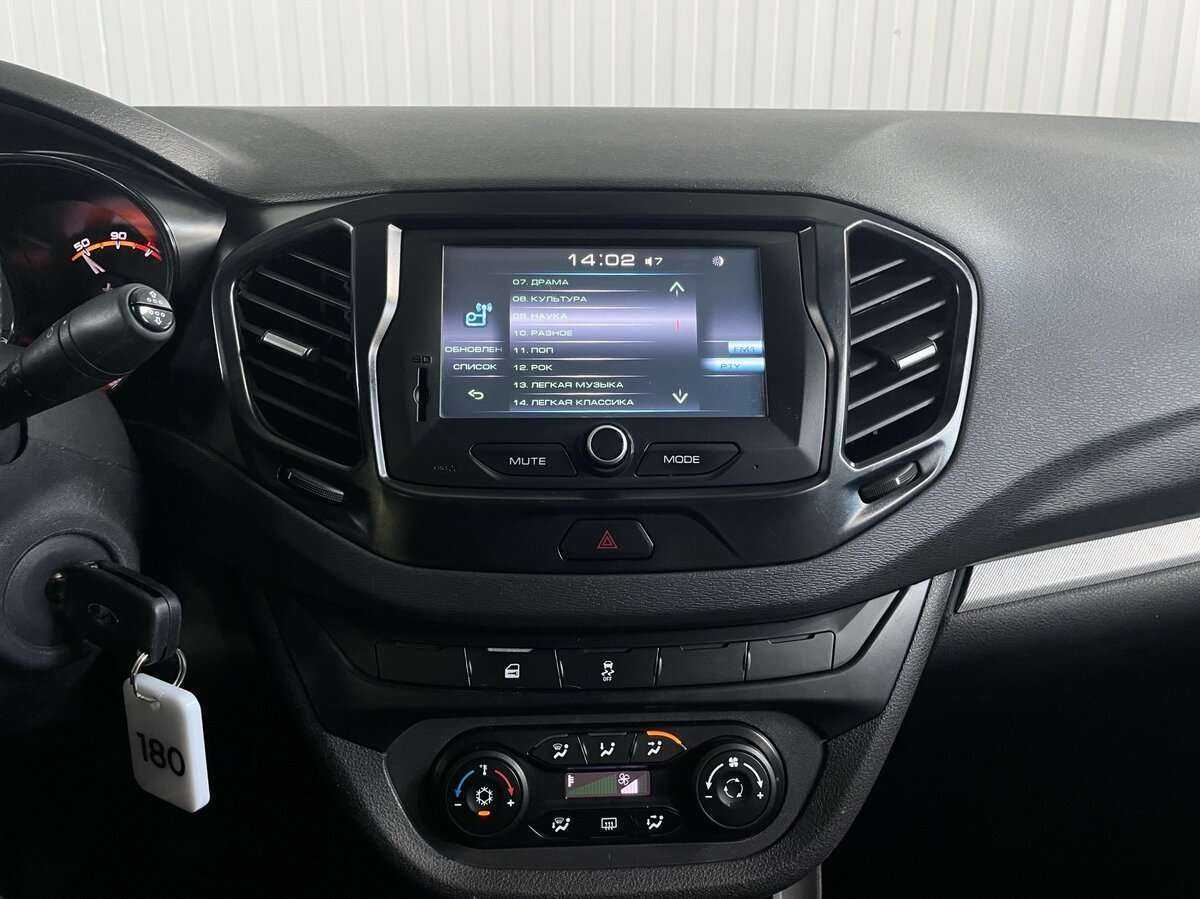 Купить Lada (ВАЗ) Vesta с пробегом. Фото: #14