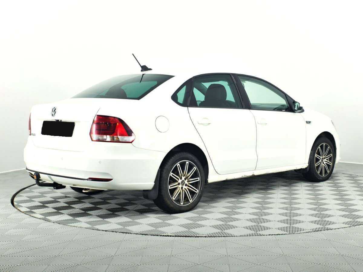 Купить Volkswagen Polo с пробегом. Фото: #3