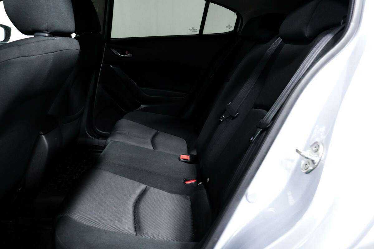 Купить Mazda 3 с пробегом. Фото: #11