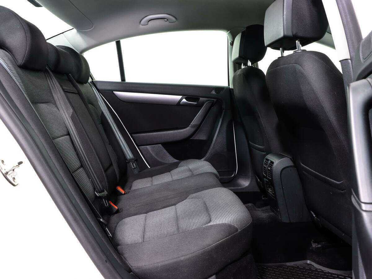 Купить Volkswagen Passat с пробегом. Фото: #12