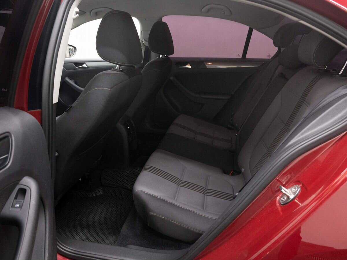 Купить Volkswagen Jetta с пробегом. Фото: #8
