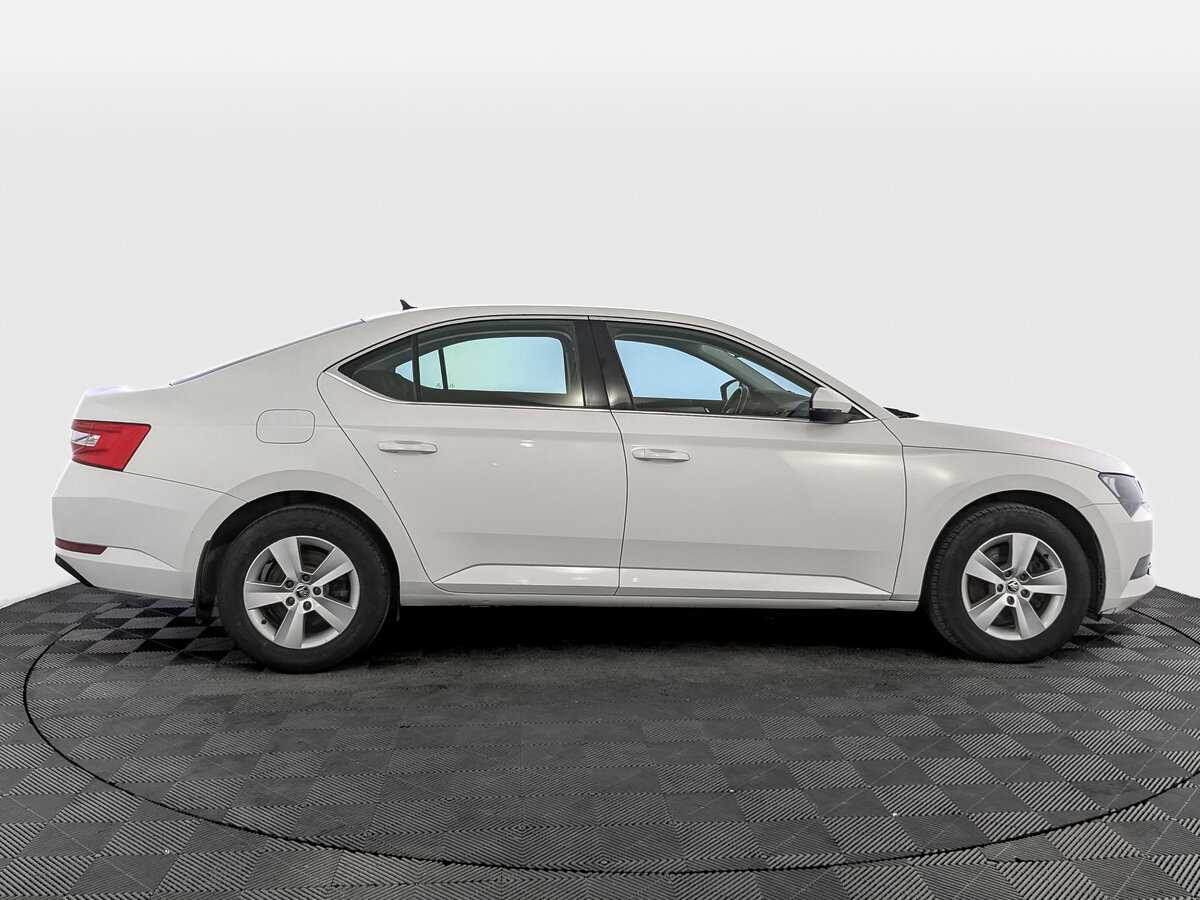 Купить Skoda Superb с пробегом. Фото: #3