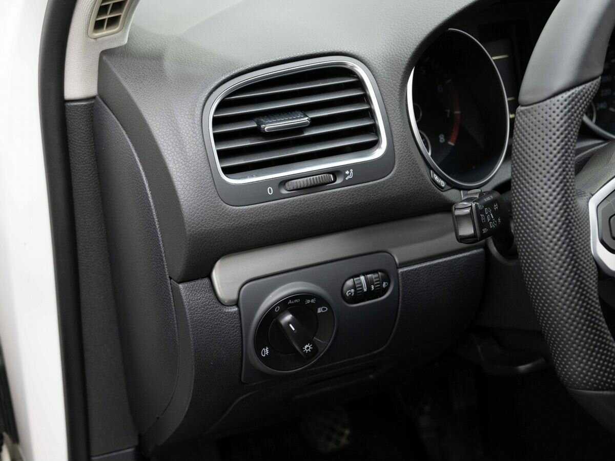 Купить Volkswagen Golf с пробегом. Фото: #20