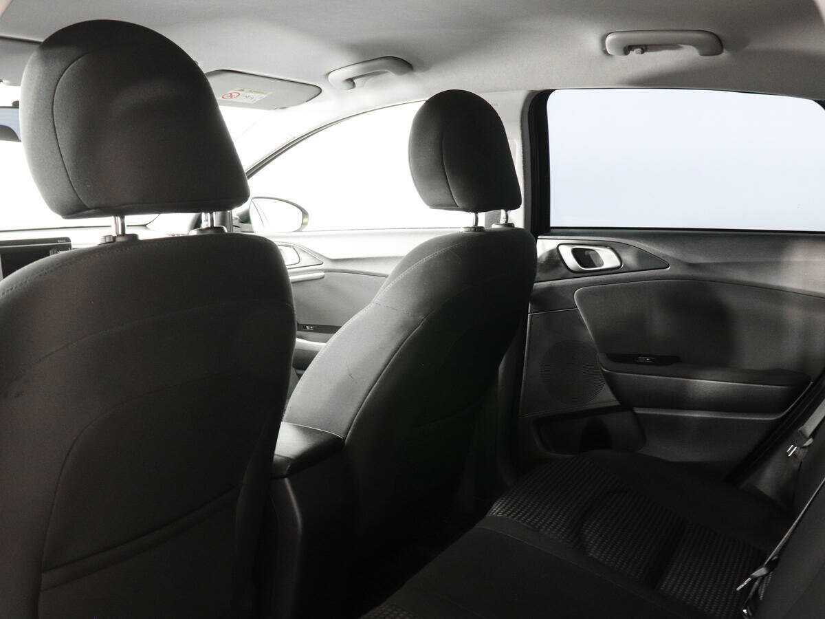 Купить Kia Ceed с пробегом. Фото: #11