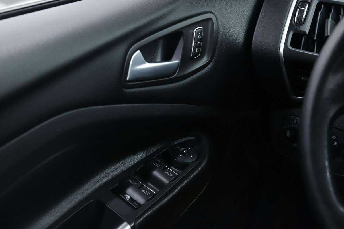 Купить Ford Kuga с пробегом. Фото: #9