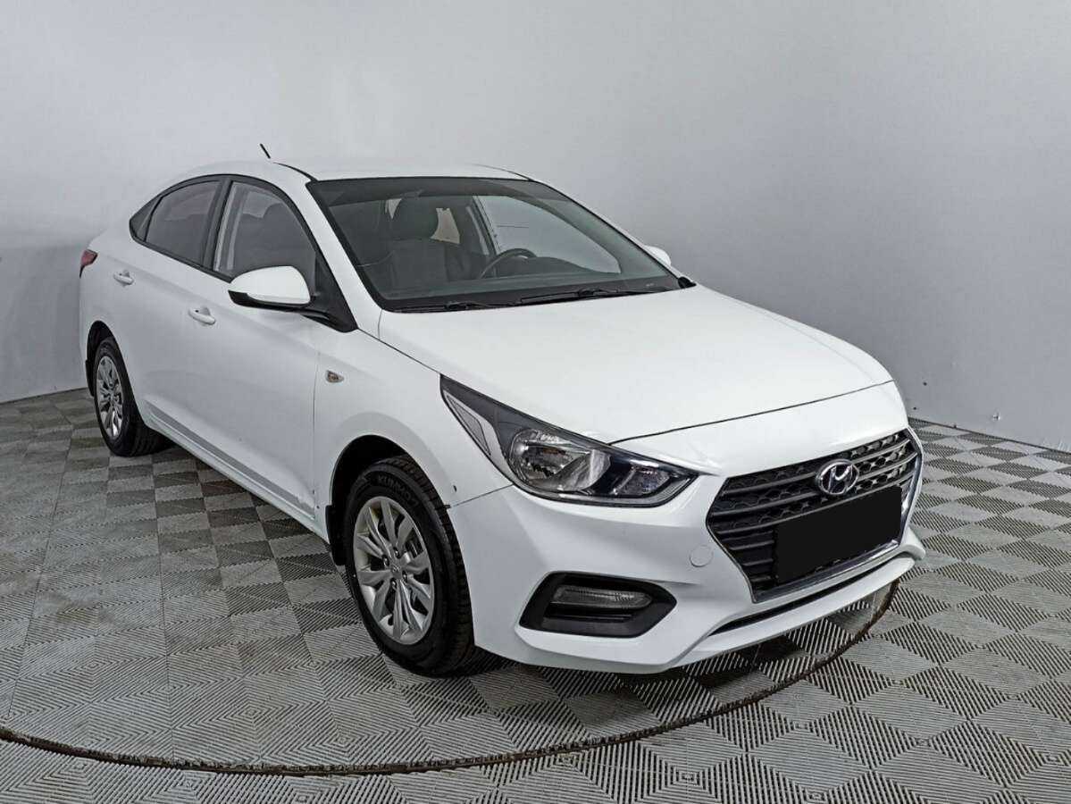 Купить Hyundai Solaris с пробегом. Фото: #2