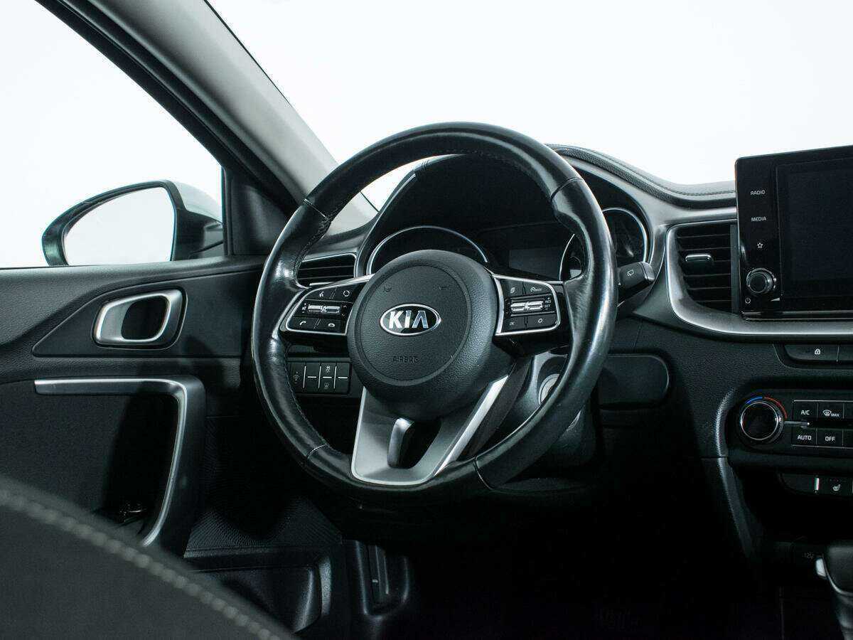 Купить Kia Ceed с пробегом. Фото: #8