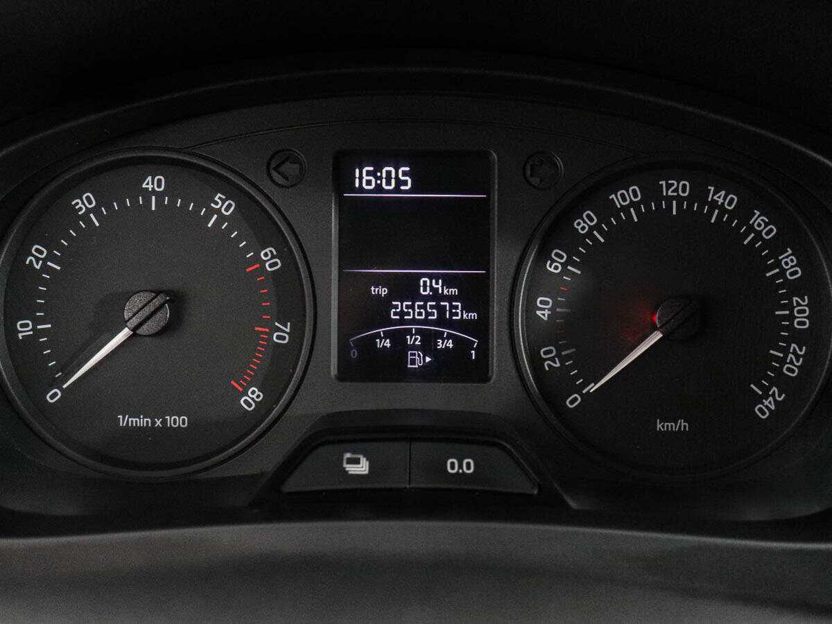 Купить Skoda Rapid с пробегом. Фото: #9