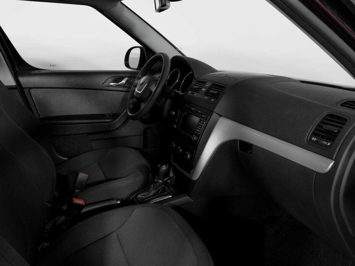 Купить Skoda Yeti с пробегом. Фото: #8