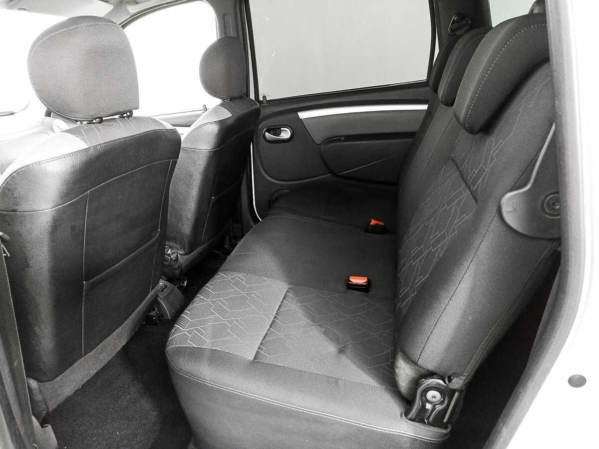 Купить Lada (ВАЗ) Largus с пробегом. Фото: #7