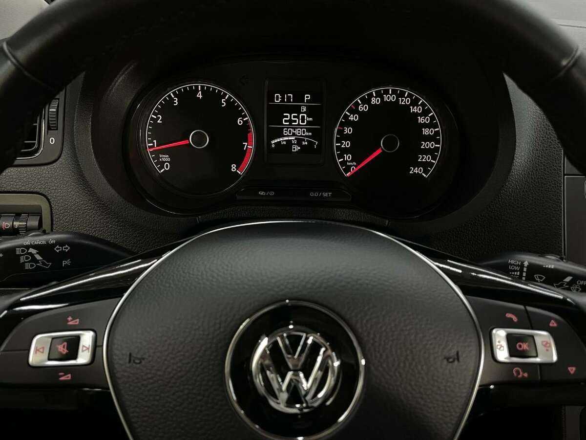 Купить Volkswagen Polo с пробегом. Фото: #9