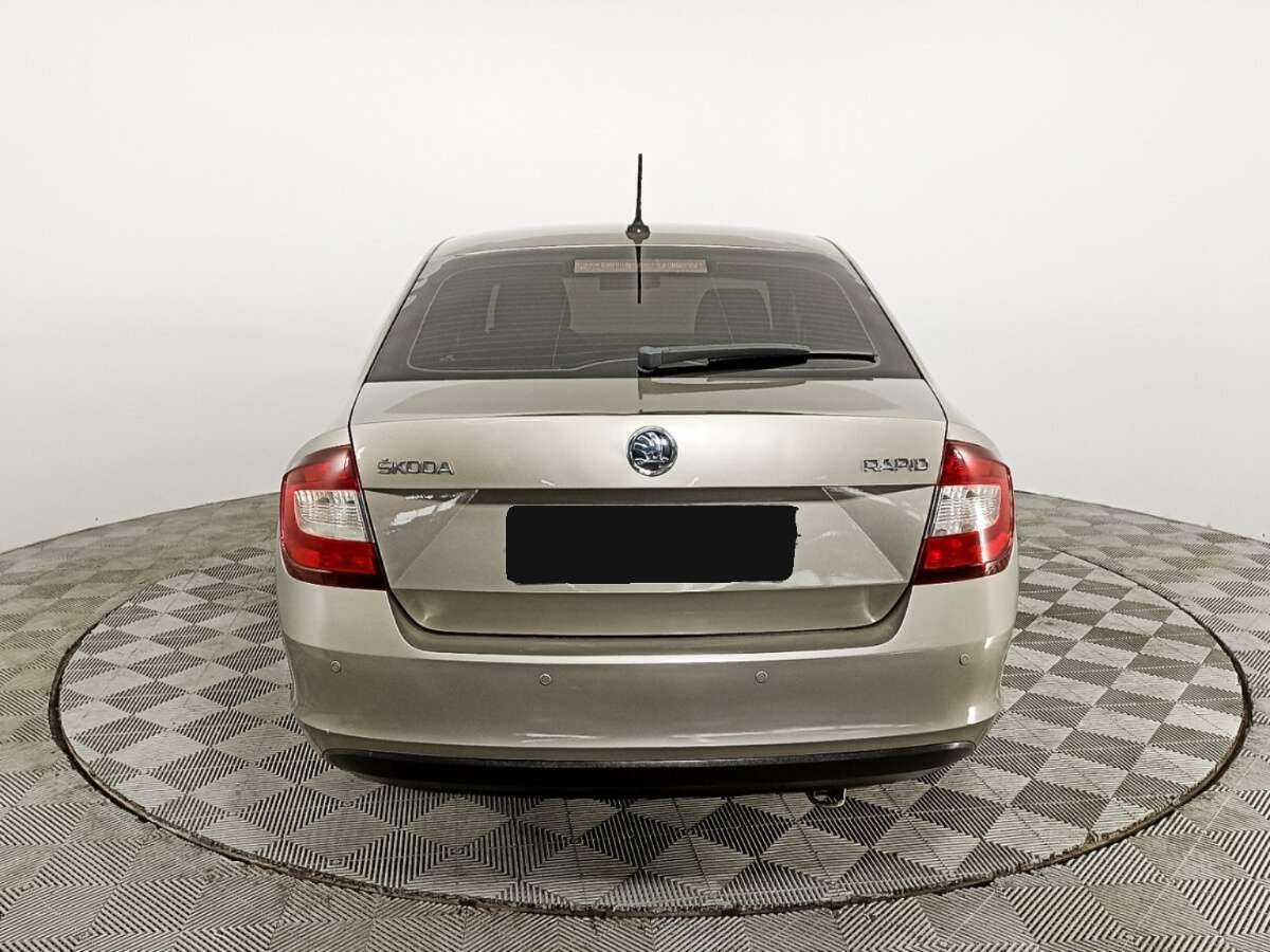 Купить Skoda Rapid с пробегом. Фото: #5