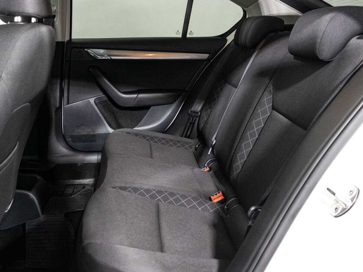 Купить Skoda Octavia с пробегом. Фото: #9