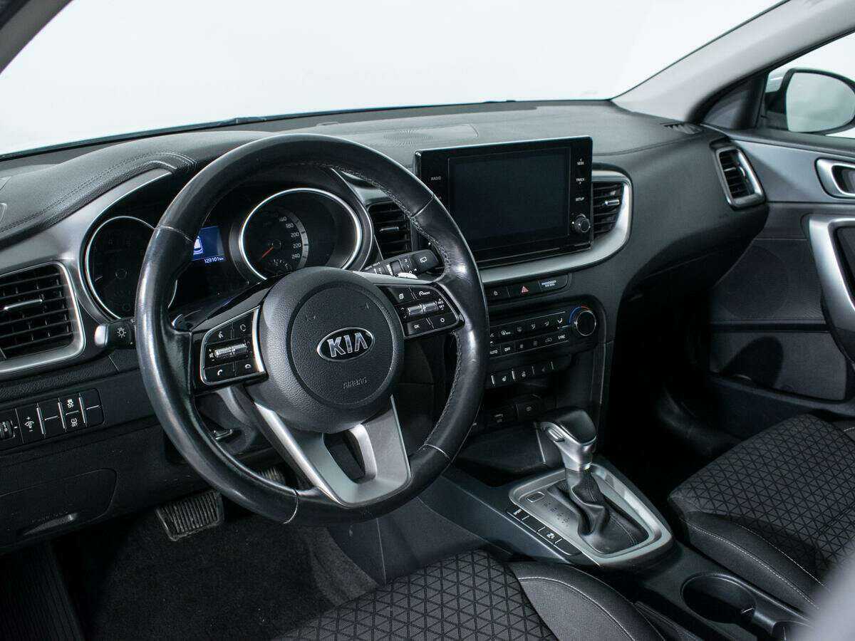 Купить Kia Ceed с пробегом. Фото: #14