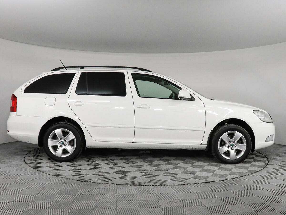 Купить Skoda Octavia с пробегом. Фото: #3