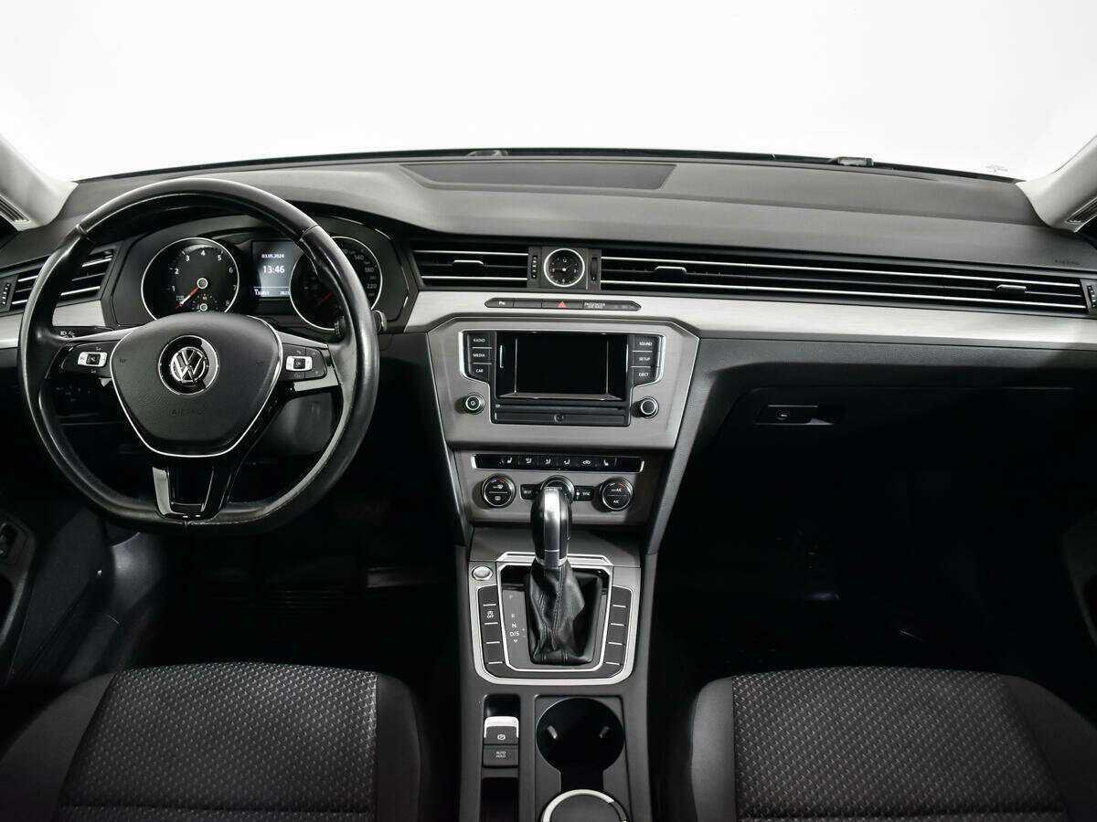 Купить Volkswagen Passat с пробегом. Фото: #11