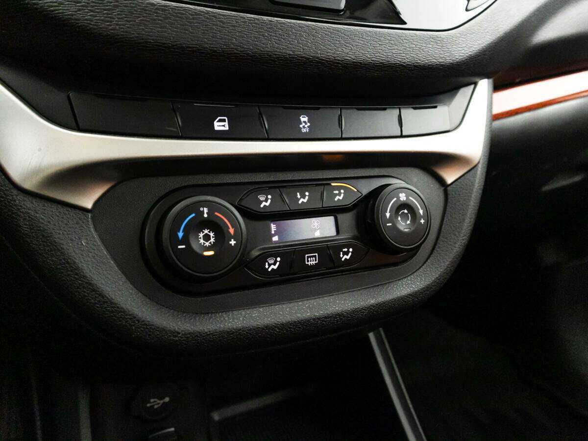 Купить Lada (ВАЗ) Vesta с пробегом. Фото: #14