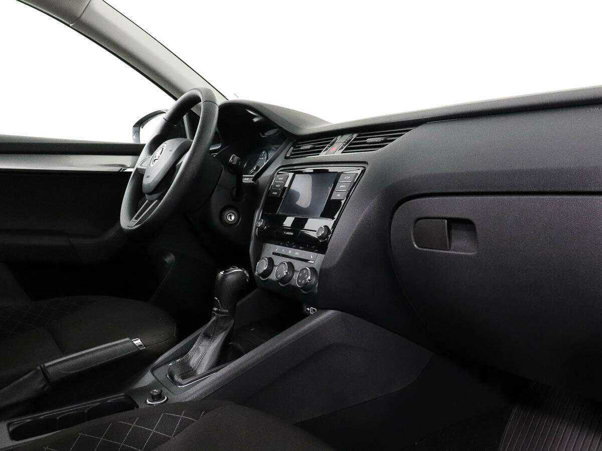 Купить Skoda Octavia с пробегом. Фото: #6