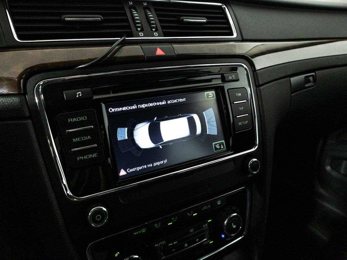 Купить Skoda Superb с пробегом. Фото: #17