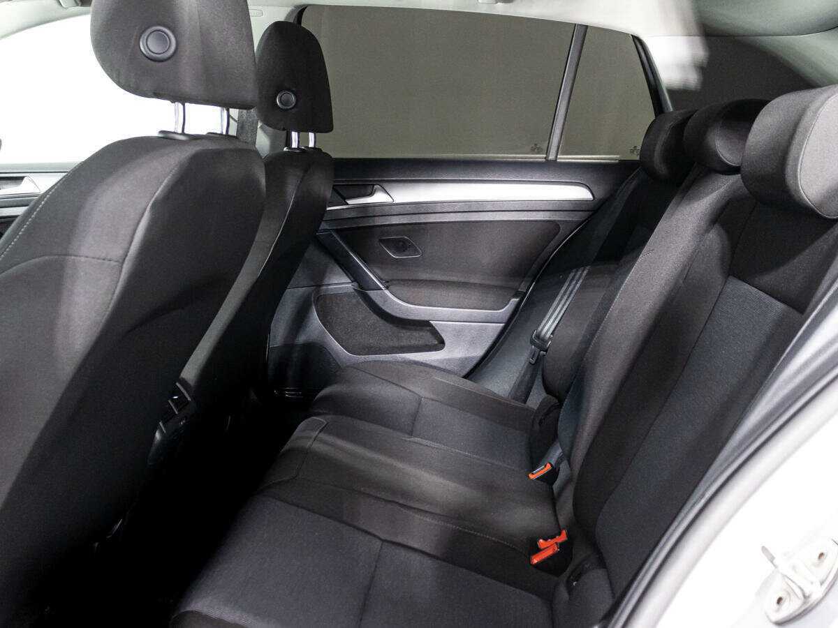 Купить Volkswagen Golf с пробегом. Фото: #5