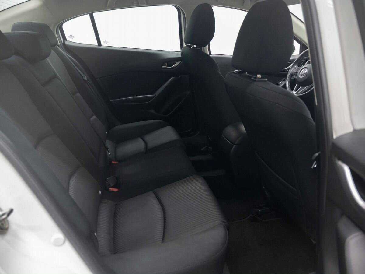 Купить Mazda 3 с пробегом. Фото: #9