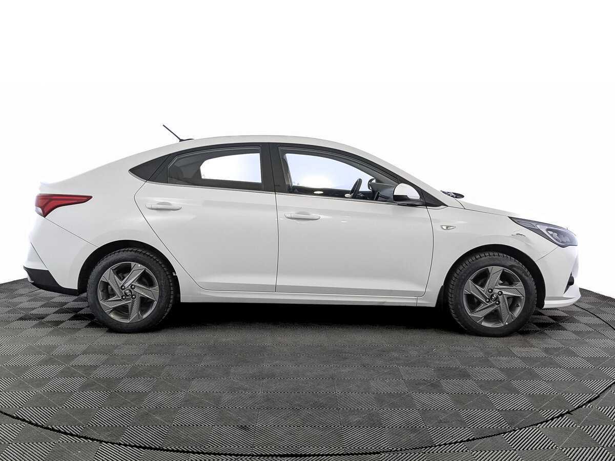 Купить Hyundai Solaris с пробегом. Фото: #3