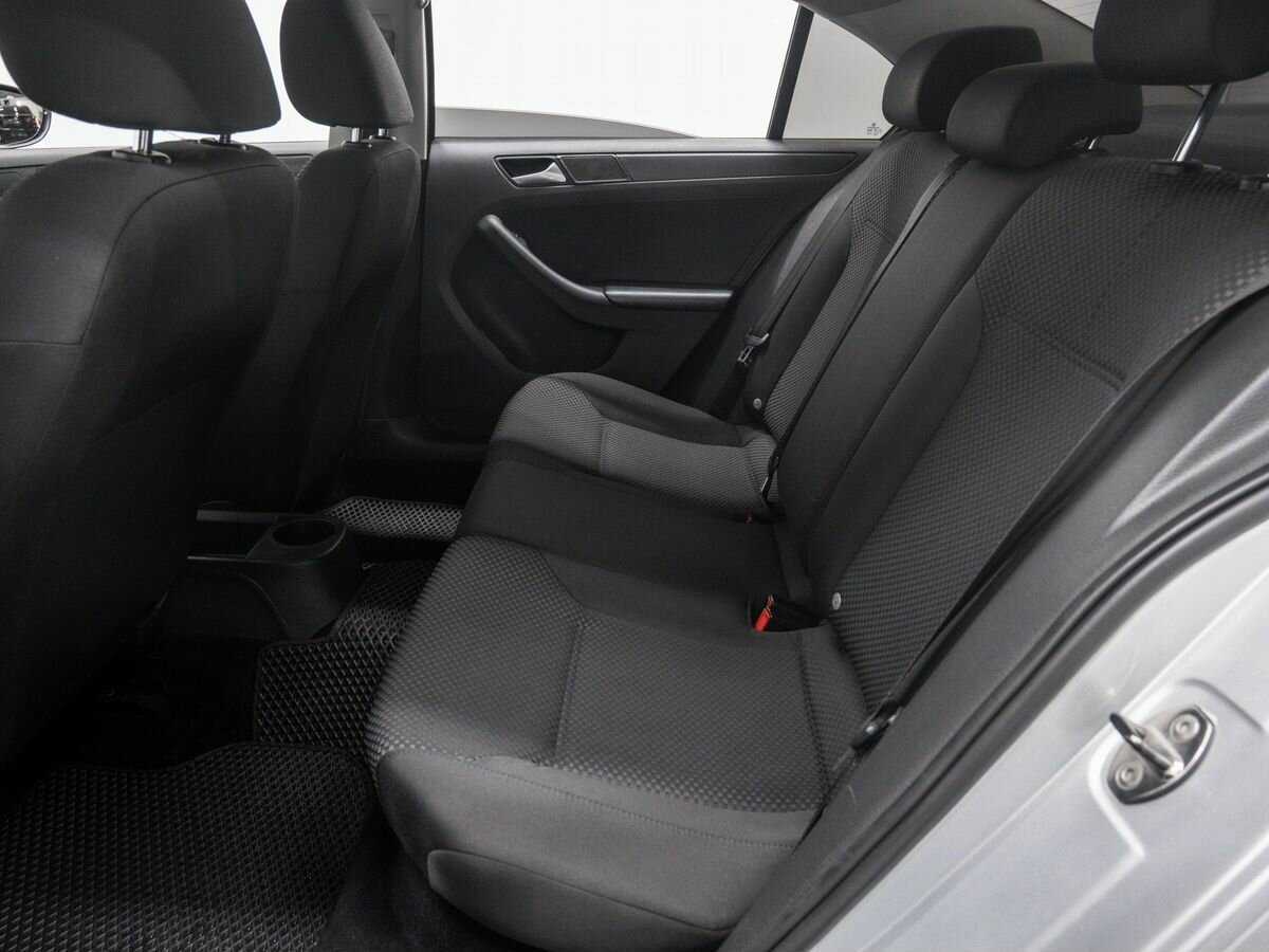 Купить Volkswagen Jetta с пробегом. Фото: #11