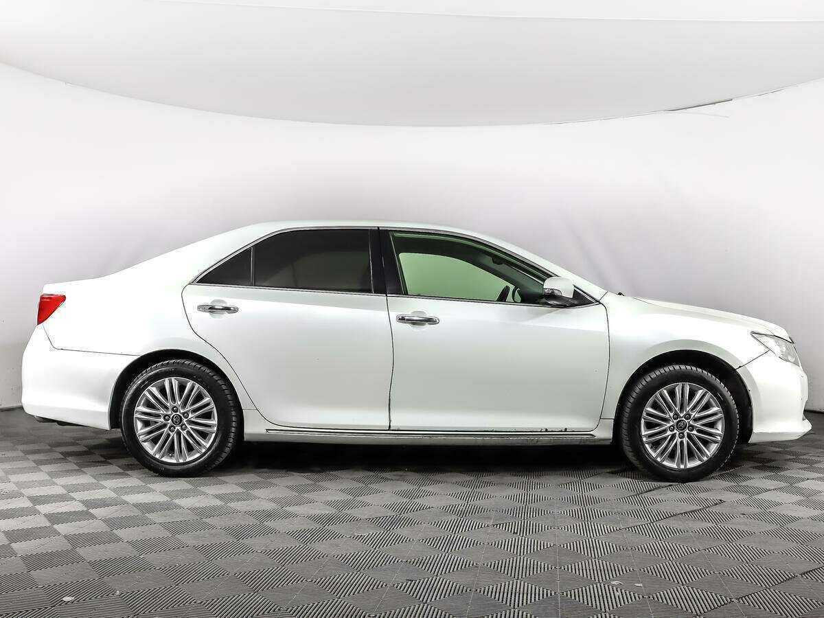 Купить Toyota Camry с пробегом. Фото: #3